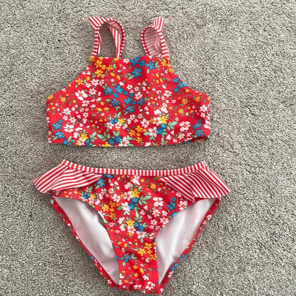 Red flowered two piece bikini with ruffle trim girls size 7/8
